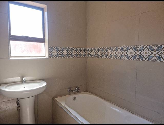 4 BEDROOM HOUSE FOR SALE IN SEBOKENG ZONE 10